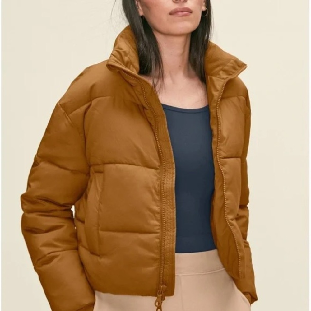 Girlfriend Collective - Cropped Puffer Jacket in Saddle